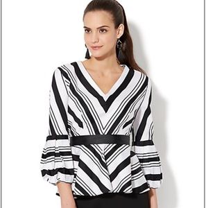NY&C Black and White puff sleeve blouse